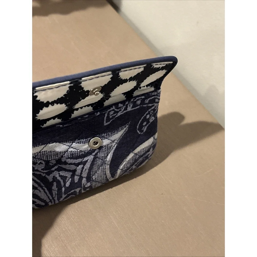 Vera Bradley Blue Paisley Wristlet Wallet ID Holder - Picture 3 of 5